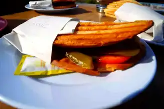 Ayvalık Tostu: Lezzet Sırrı Ortaya Çıktı!