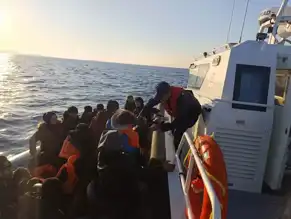 Ege Denizi'nde Kurtarma Operasyonu: 41 Düzensiz Göçmen Güvende