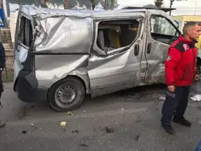 Ayvalık'ta Trafik Kazası: Yaralı Var
