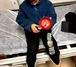 Erdek'te Çocuk Zil Çanına Sıkıştı!
