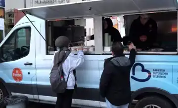Belediye, Sıcak Çorbayla Yoksullukla Mücadele Ediyor