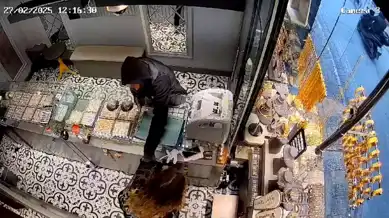 Balıkesir'deki Kuyumcu Soygunu: Şüpheli Boş Elle Kaçtı!