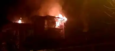 Balıkesir Sındırgı'da Soba Yangını: Ev Hasar Gördü