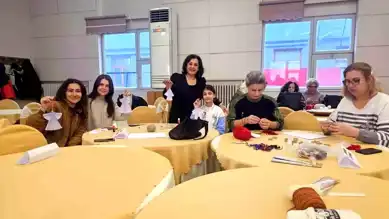 Bandırma'da Yılbaşı Ağacı Süsleme Atölyesi!