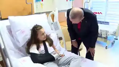 Erdoğan, Trafik Kazası Kurbanı Öğrencileri Ziyaret Etti