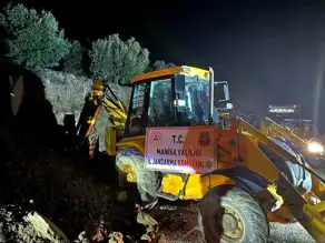 Salihli'de Kaçak Kazı Yapan 4 Kişi Yakalandı