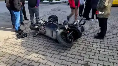 Edremit'te Trafik Kazası: Motosiklet Sürücüsü Yaralandı