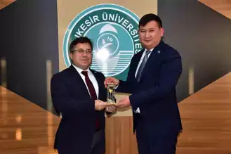 Başkonsolos, Üniversiteyi Ziyaret Etti
