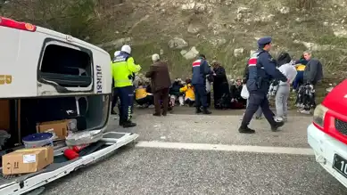 Kepsut'ta Korkunç Kaza: 2 Ölü, 18 Yaralı