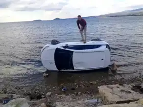 Bandırma'da Takla Atan Araç Denize Düştü!