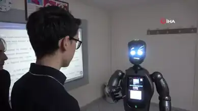 İlk İnsanımsı Yapay Zeka Öğretmeni Göreve Başladı!