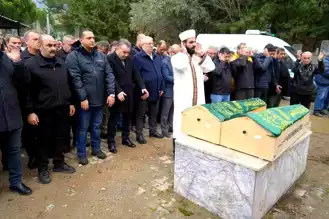 Edremit'te Yangında Ölen Kardeşler Toprağa Verildi