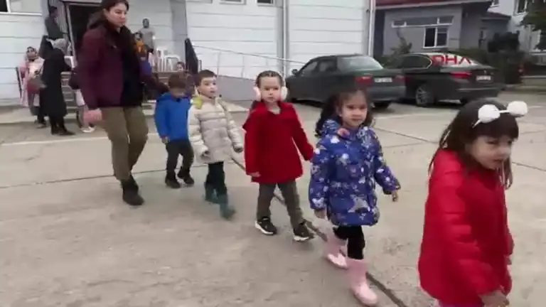 Minik Eller Zeytinyağı Sabunu Yaptı