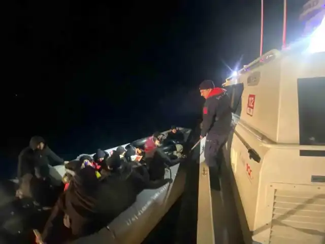 Ege'de Düzensiz Göçmen Operasyonu: 25 Kişi Yakalandı