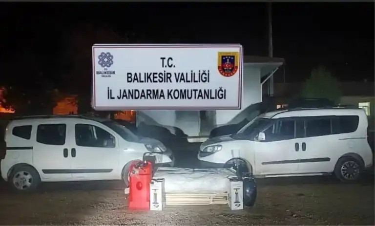 Ayvalık'ta İnsan Kaçakçılığı Operasyonu: 3 Gözaltı
