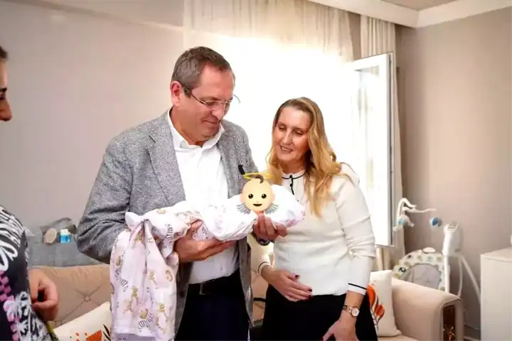 Ayvalık'ta Yeni Doğanlara Destek