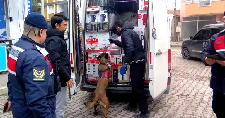 Ayvalık'ta Jandarma Huzur Operasyonu: 5 Gözaltı