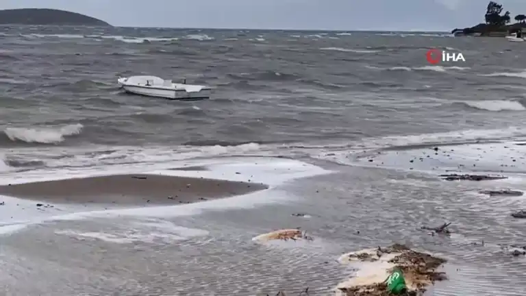 Şiddetli Lodos, Kuzey Ege'yi Vurdu!