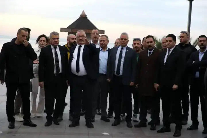Belediye Başkanı, Sahil Düzenlemesini İnceledi
