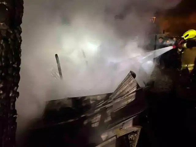 Ahır Yangını: 8 Hayvan Telef Oldu