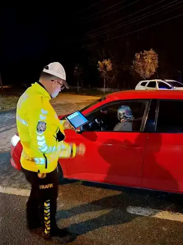 Balıkesir'de Gece Baskını: 9 Şüpheli Yakalandı
