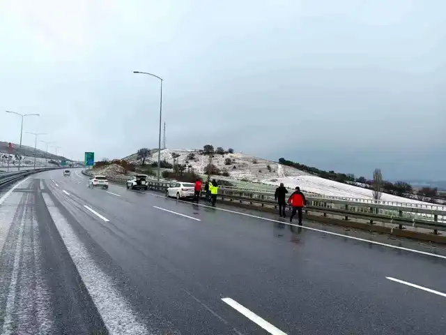 Balıkesir'de Fırtına, İki Trafik Kazasına Yol Açtı