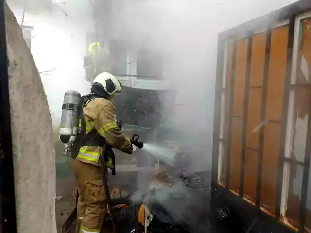 Balıkesir Karesi'nde Kömürlük Yangını Sönümlendirildi