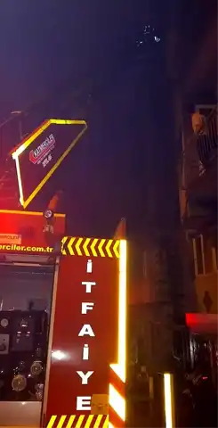 Bandırma'da Apartman Çatısında Yangın!