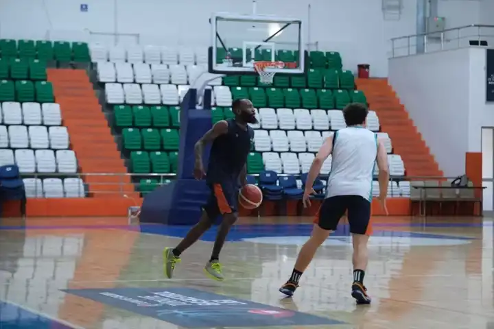 Basketbol Maçı: Ev Sahibi Takım Kazanacak mı?