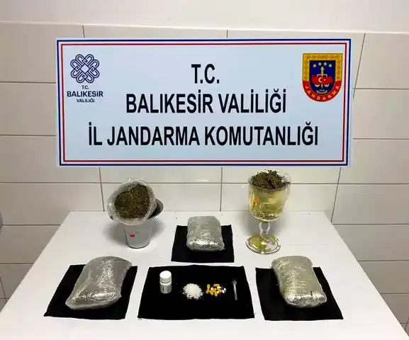 Edremit'te Uyuşturucu Operasyonu: 2 Kilo Esrar Ele Geçirildi