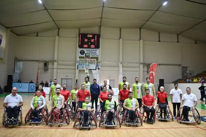 Engelliler Günü'nde Dostluk Basketbol Maçı