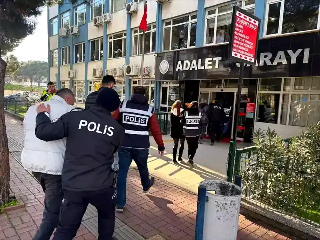 Gömeç'te 4 Araç Çalındı, 7 Şüpheli Yakalandı