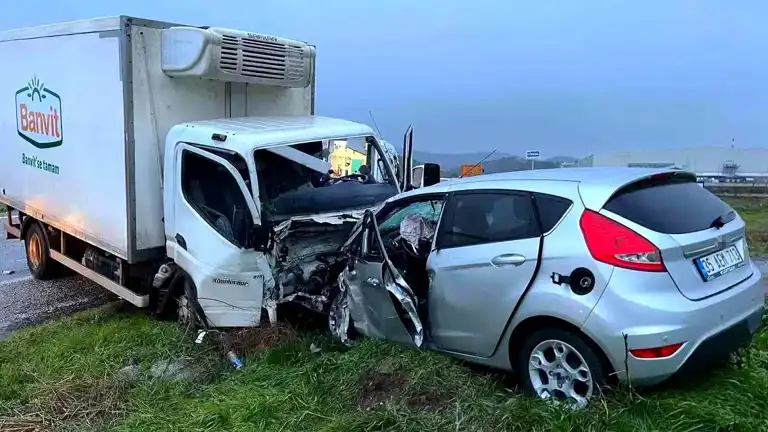 Gönen'de Trafik Kazası: 1 Ölü, 1 Yaralı
