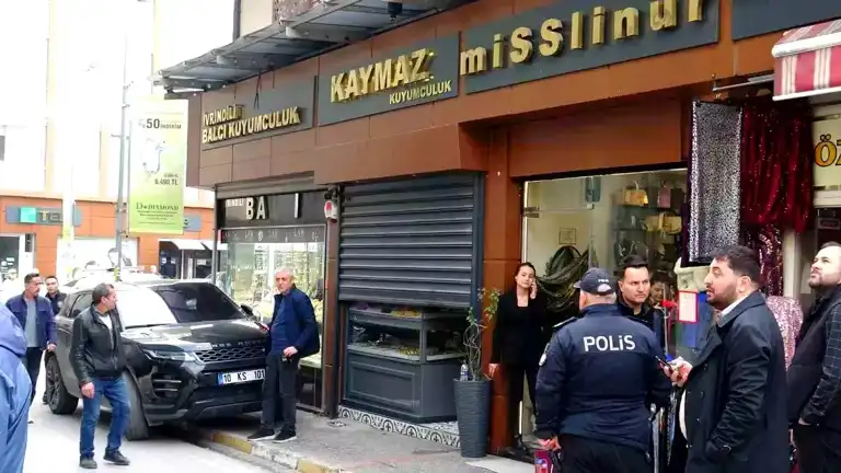 Balıkesir'de Maskeli Soygun Girişimi: Şüpheli Kaçtı