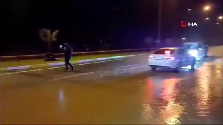 İzmir-Çanakkale Yolu Su Baskınından Sonra Açıldı