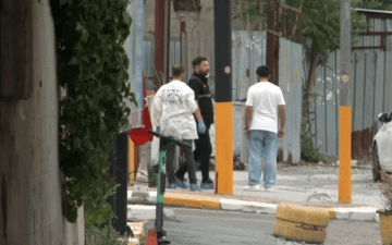 Polise bıçakla
