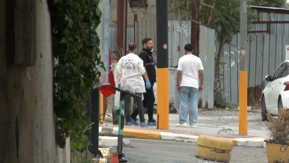 Polise bıçakla