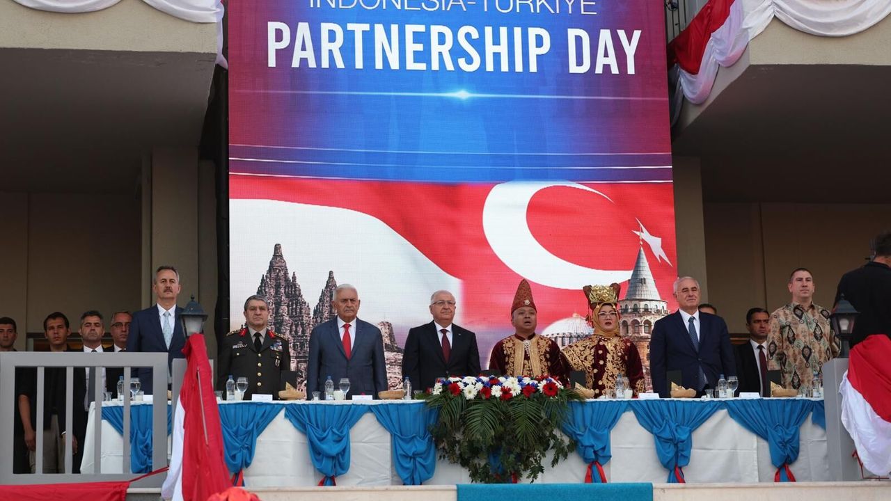 KAAN savaş uçağı