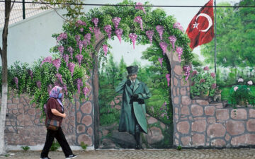 Atatürk ve Türk Bayrağı